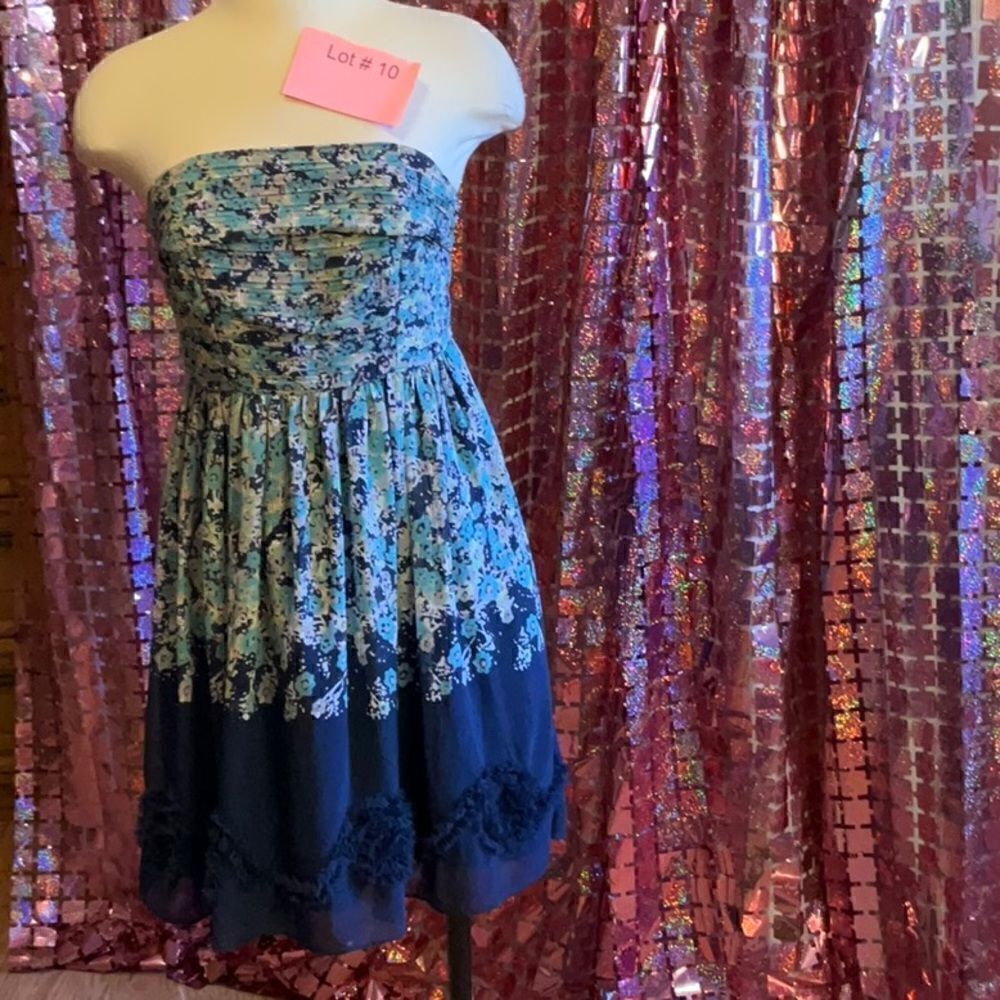 Strapless flowered dress in size 4 by LAUREN CONRAD